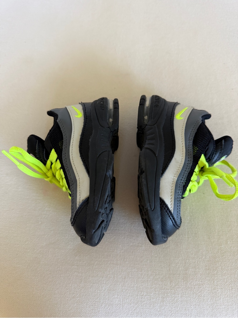 Nike Air Max 95 TD sneakers in a "Black Volt" colorway size 7C - Picture 5 of 11